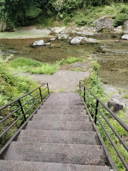 高見川で、アマゴ狙い