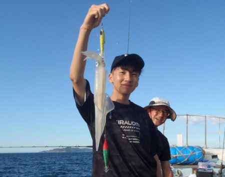 25年7月25日幸真丸は玄界灘へイカを求め…