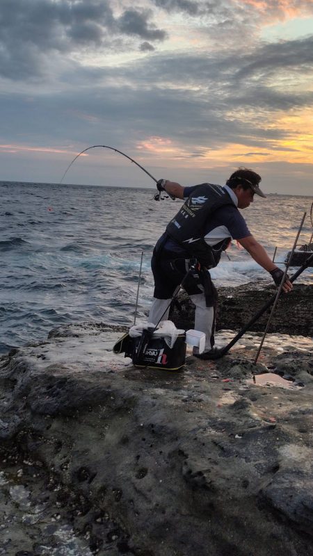 和歌山市江（吉丸渡船）で磯夜釣り