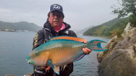 和歌山日置（三倉渡船）で磯フカセ