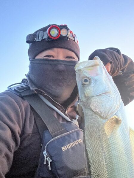 ガイドが凍るほどの極寒でも釣れる時は釣れる！