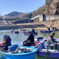 入鹿池ワカサギ釣り!(貸しボート)