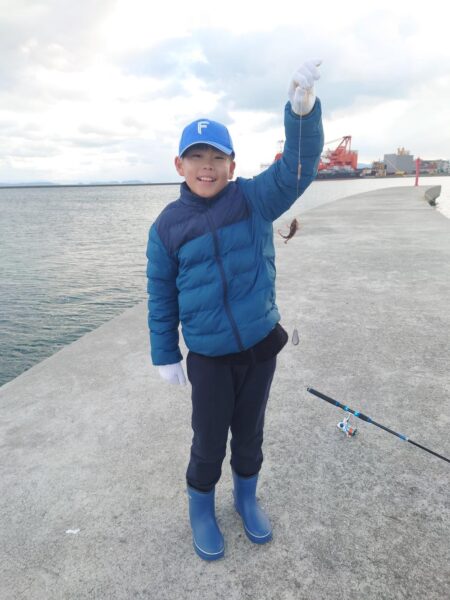 霰石の中のガシラ