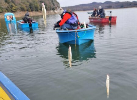 入鹿池ワカサギ釣り!(貸しボート)