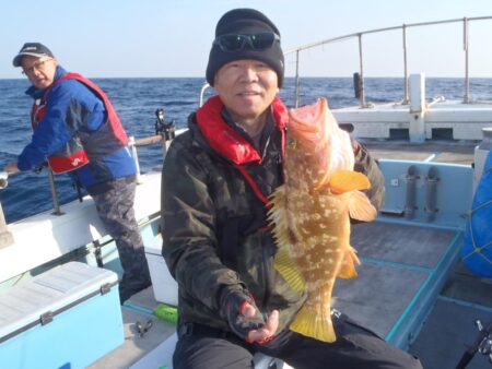 アオナ（アオハタ）にアコウ（キジハタ）が・…