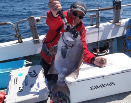 時化の合間に玄界灘へ⛴幸真丸はタイ釣りに(^_-)-☆