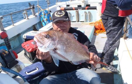 時化の合間に玄界灘へ⛴幸真丸はタイ釣りに(^_-)-☆