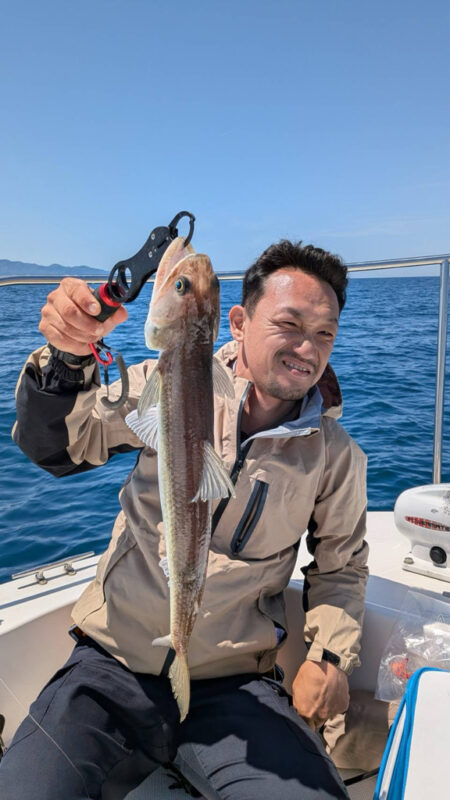 釣り仲間4人でボート釣行、五目釣り。
