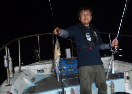 　夜のイカ釣りで幸真丸は出航でした(^^)/・・・・・
