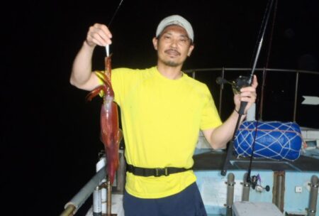 　幸真丸はケンサキイカ狙いで出航でした