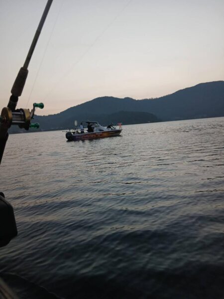琵琶湖で琵琶マストローリング