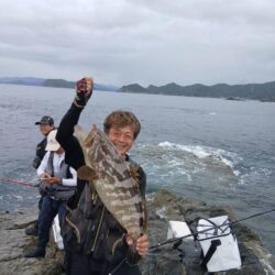 和歌山大引の磯でクエ釣り