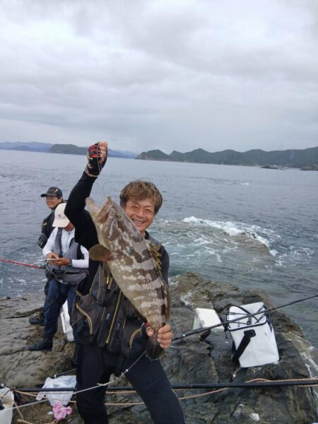 和歌山大引の磯でクエ釣り
