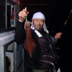 26年8月22日　幸真丸は玄界灘へ、夜イカ釣りでGO～～～～～でした