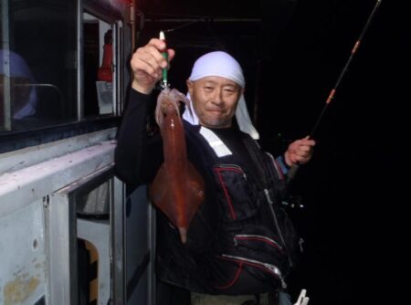 26年8月22日　幸真丸は玄界灘へ、夜イカ…