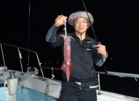 26年8月22日　幸真丸は玄界灘へ、夜イカ釣りでGO～～～～～でした