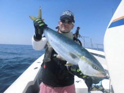 スーパーコーリン丸 投ジギング、ブリ、メジロ