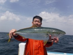 スーパーコーリン丸 投稿ジギングでメジロ