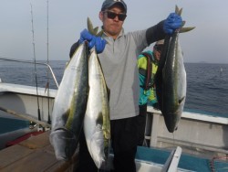 スーパーコーリン丸 投稿ジギングブリ、メジロ爆釣