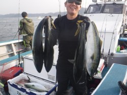 スーパーコーリン丸 投稿ジギングブリ、メジロ爆釣