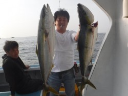 スーパーコーリン丸 投稿ジギングブリ、メジロ爆釣
