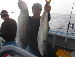 スーパーコーリン丸 投稿ジギングブリ、メジロ爆釣