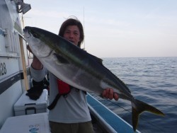 スーパーコーリン丸 投稿ジギングでブリ、メジロ