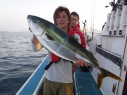 スーパーコーリン丸 投稿ジギングでブリ、メジロ