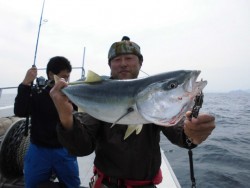 スーパーコーリン丸 投稿ジギング、トップでブリ、メジロ好調