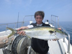 スーパーコーリン丸 投稿ジグ、トップでブリ、メジロ