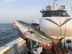 スーパーコーリン丸 投稿ジグ、トップでブリ、メジロ