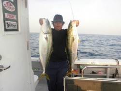 スーパーコーリン丸 投稿ジグ、トップでブリ、メジロ