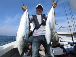 スーパーコーリン丸 投稿ジギングでブリ、真鯛好調