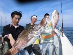 スーパーコーリン丸 投稿ジギングでブリ、真鯛好調
