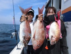 スーパーコーリン丸 投稿ジギングでブリ、真鯛好調