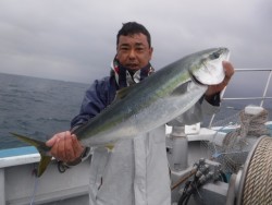スーパーコーリン丸 投稿ジギングでブリ、メジロまずまず