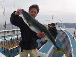 スーパーコーリン丸 投稿ジギング、トップでブリ、メジロ好調