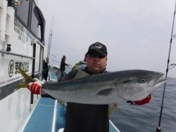 スーパーコーリン丸 投ブリ、メジロ好調