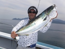 スーパーコーリン丸 投稿ジギングでブリ、メジロ