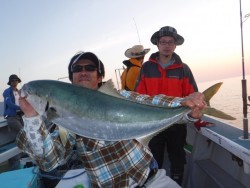 スーパーコーリン丸 投稿ジギングでブリ、メジロ