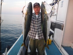 スーパーコーリン丸 投稿ジギングでブリ、メジロ