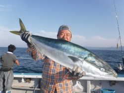 スーパーコーリン丸 投稿ジギングでブリ、真鯛好調