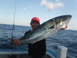 スーパーコーリン丸 投稿ジギングでブリ、真鯛