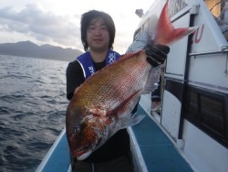スーパーコーリン丸 投稿ジギングでブリ、真鯛