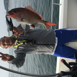 明石大橋の下で！