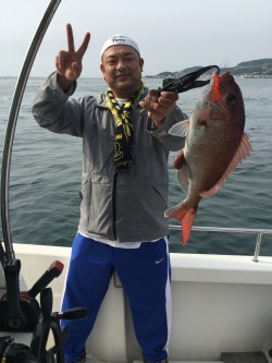 明石大橋の下で！